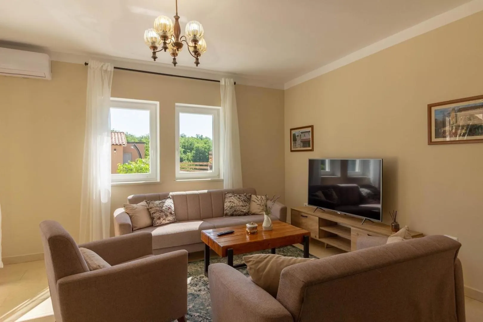 Ferienhaus Mit Privatpool Fuer 7 Personen Ca 160 Qm In Sveti Bartul, Istrien Bucht Von Rasa Labin  0*, Labin (Istria)